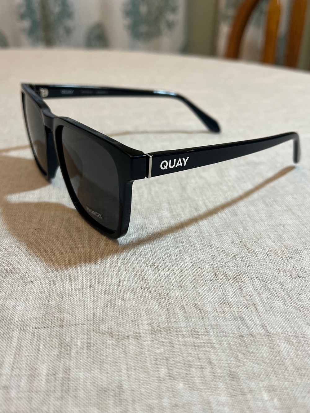QUAY Unplugged Square Polarized Sunglasses in Black/Black Polarized. NWT - Picture 2 of 12